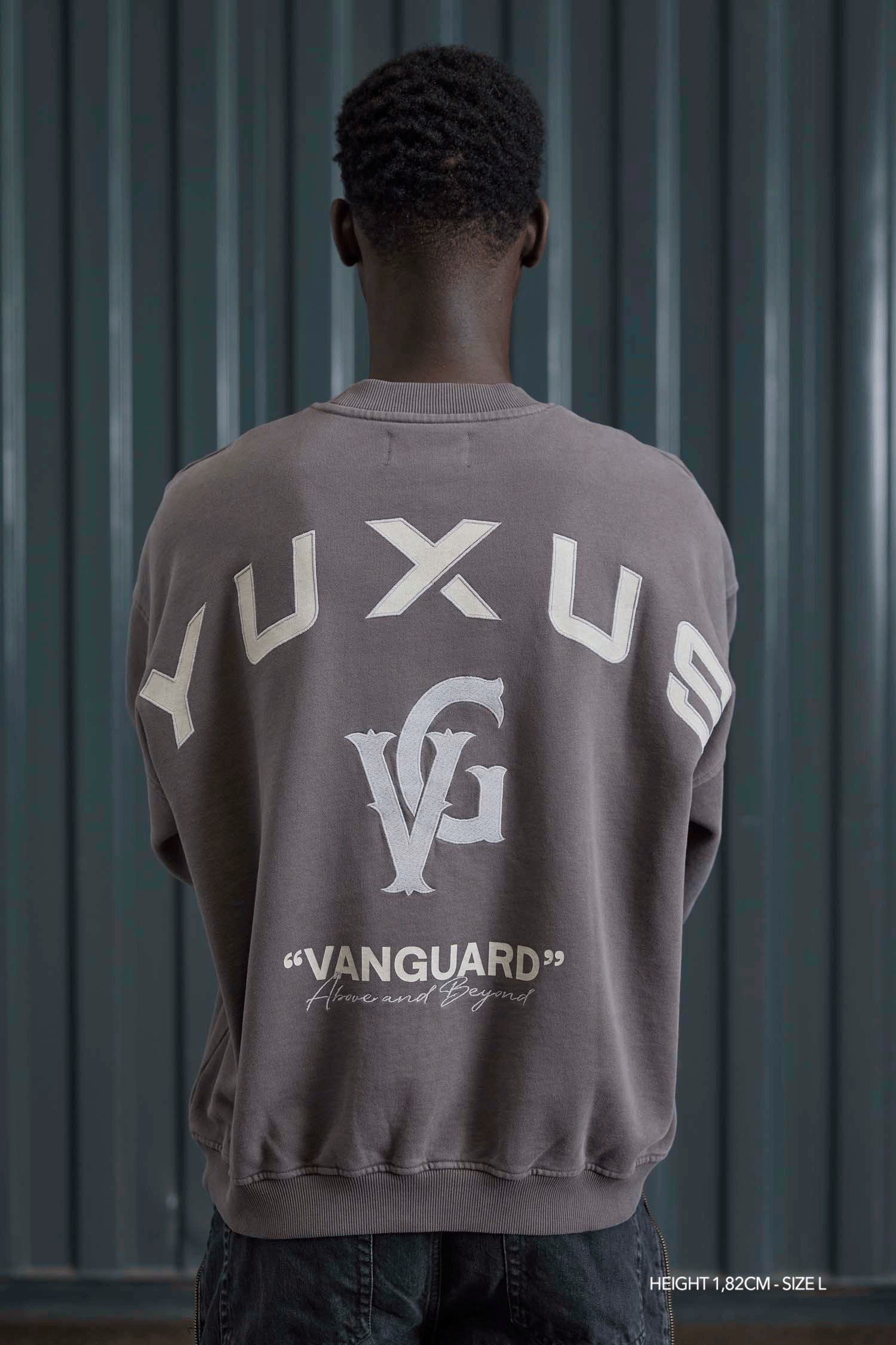 ENDAR "VANGUARD" CREWNECK